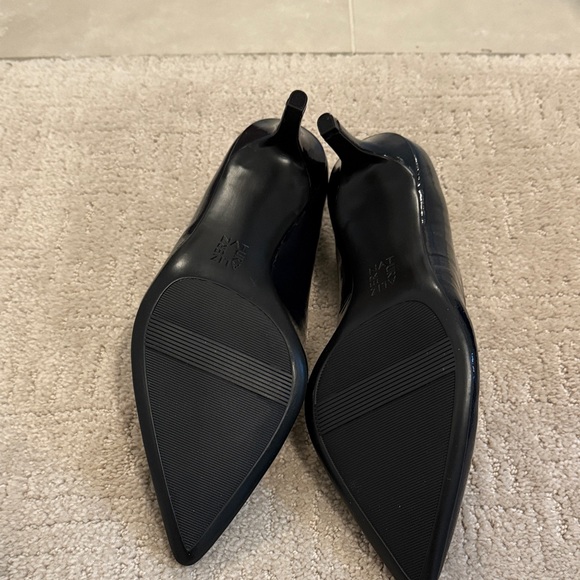 Naturalizer Navy Patent Pumps - Picture 4 of 4